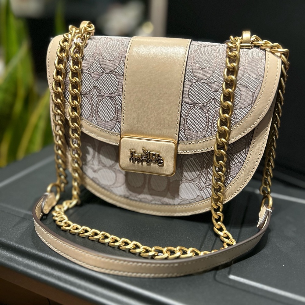 Coach Georgie Saddle Bag Crossbody Beige Leather Purse